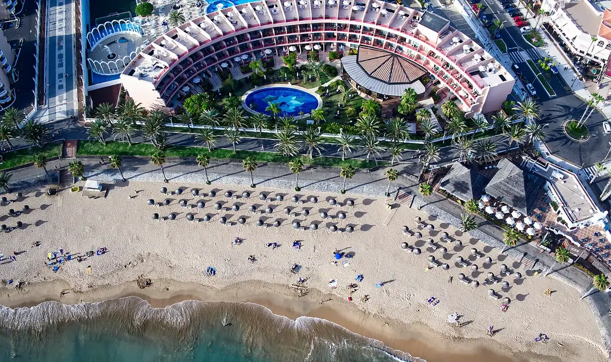 Cómo vender una vivienda en la costa con vídeo aéreo